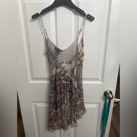 BCBGMAXAZRIA Silk Patchwork Wrap Blouse Top Tank Paisley Boho Y2K Cottagecore 4 - Picture 5 of 7
